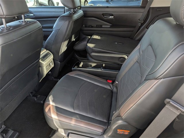 Used 2024 Nissan Pathfinder Platinum image 20