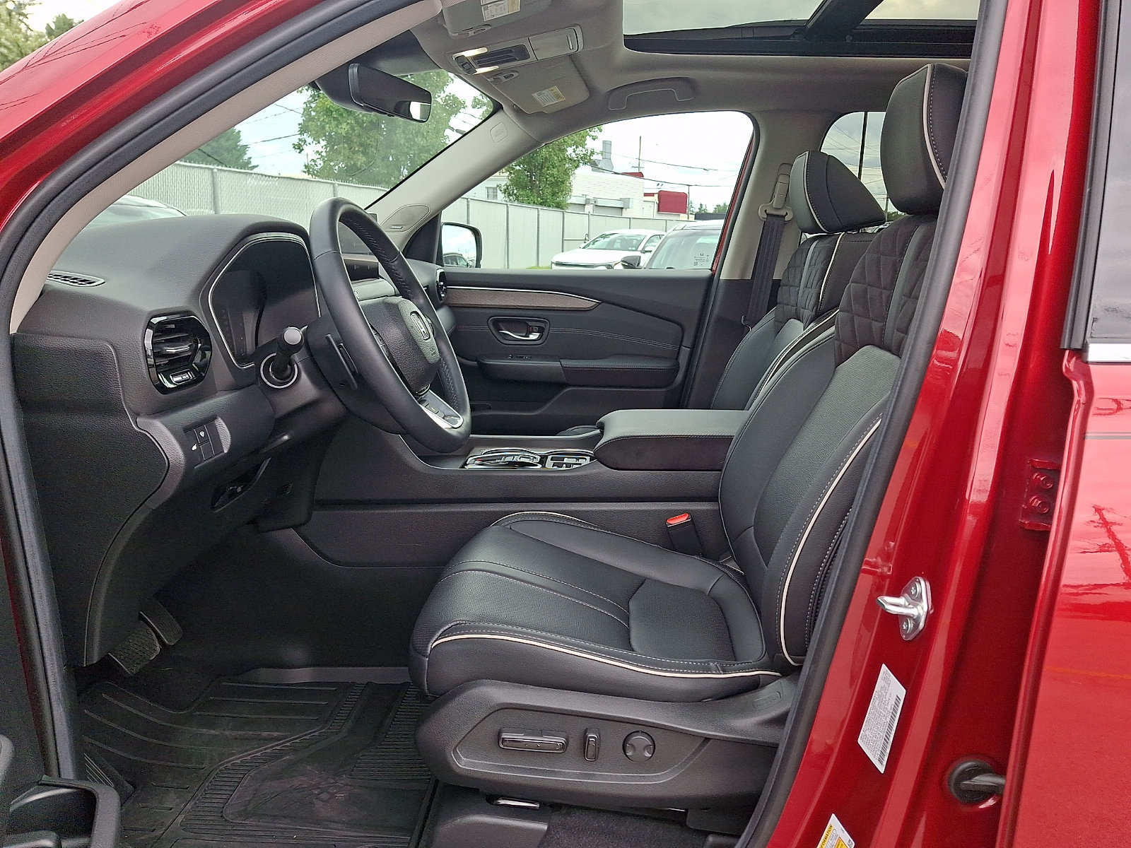 Used 2026 Honda Pilot Elite image 13