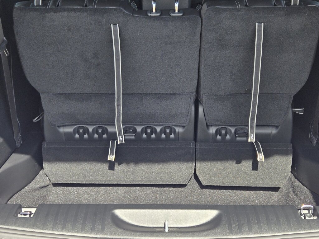 New 2027 Chrysler Pacifica LX FWD image 12