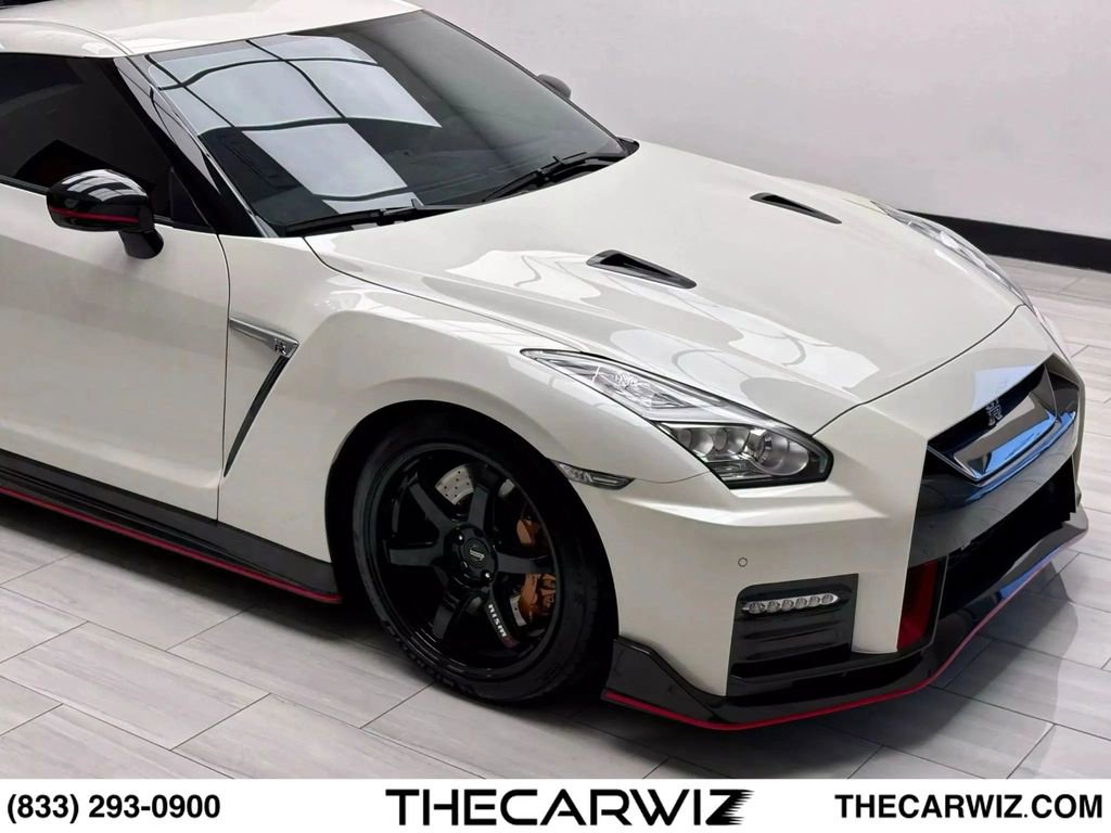 Used 2018 Nissan GT-R NISMO AWD/4WD image 4