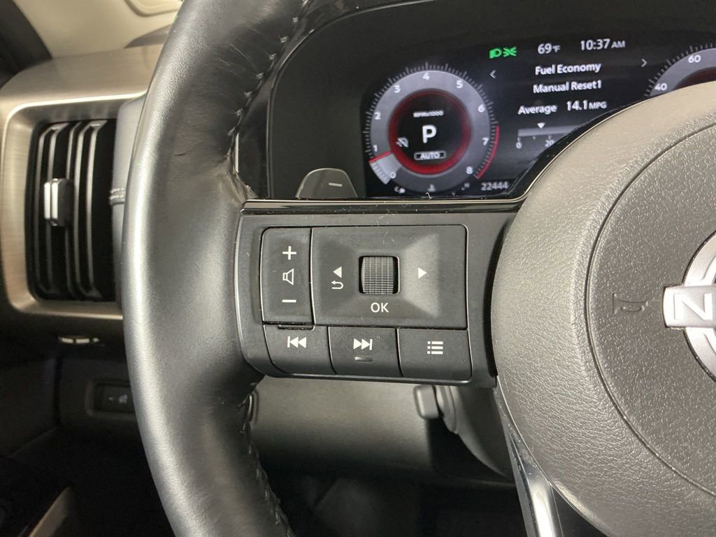 Used 2023 Nissan Pathfinder Platinum image 17