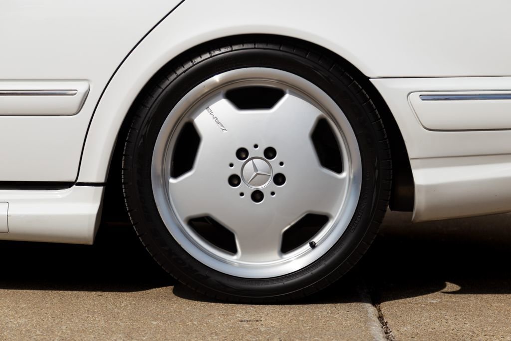 Used 2000 Mercedes-Benz E 55 AMG Sedan image 34