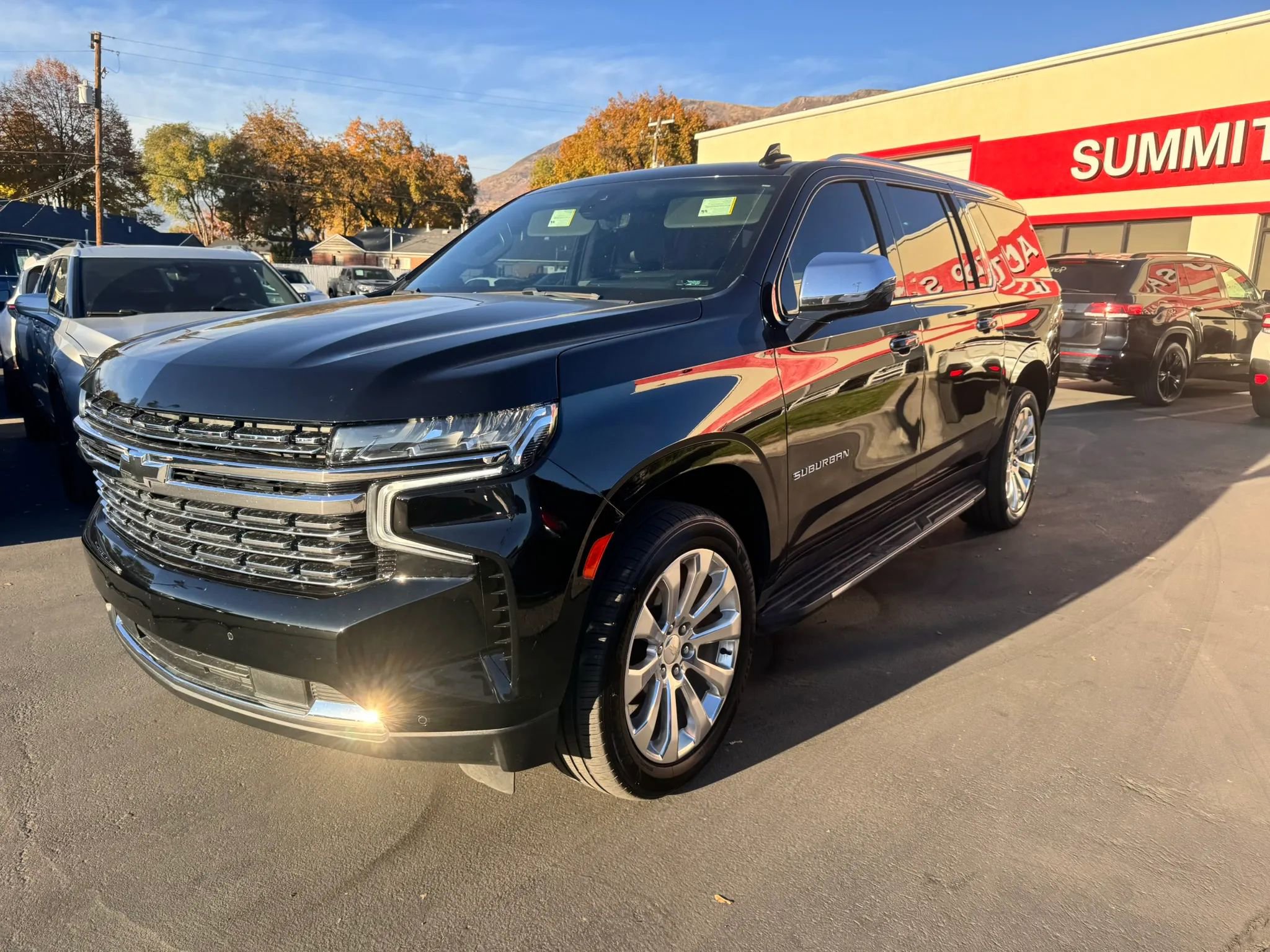 Used 2021 Chevrolet Suburban Premier w/ Premium Package image 8