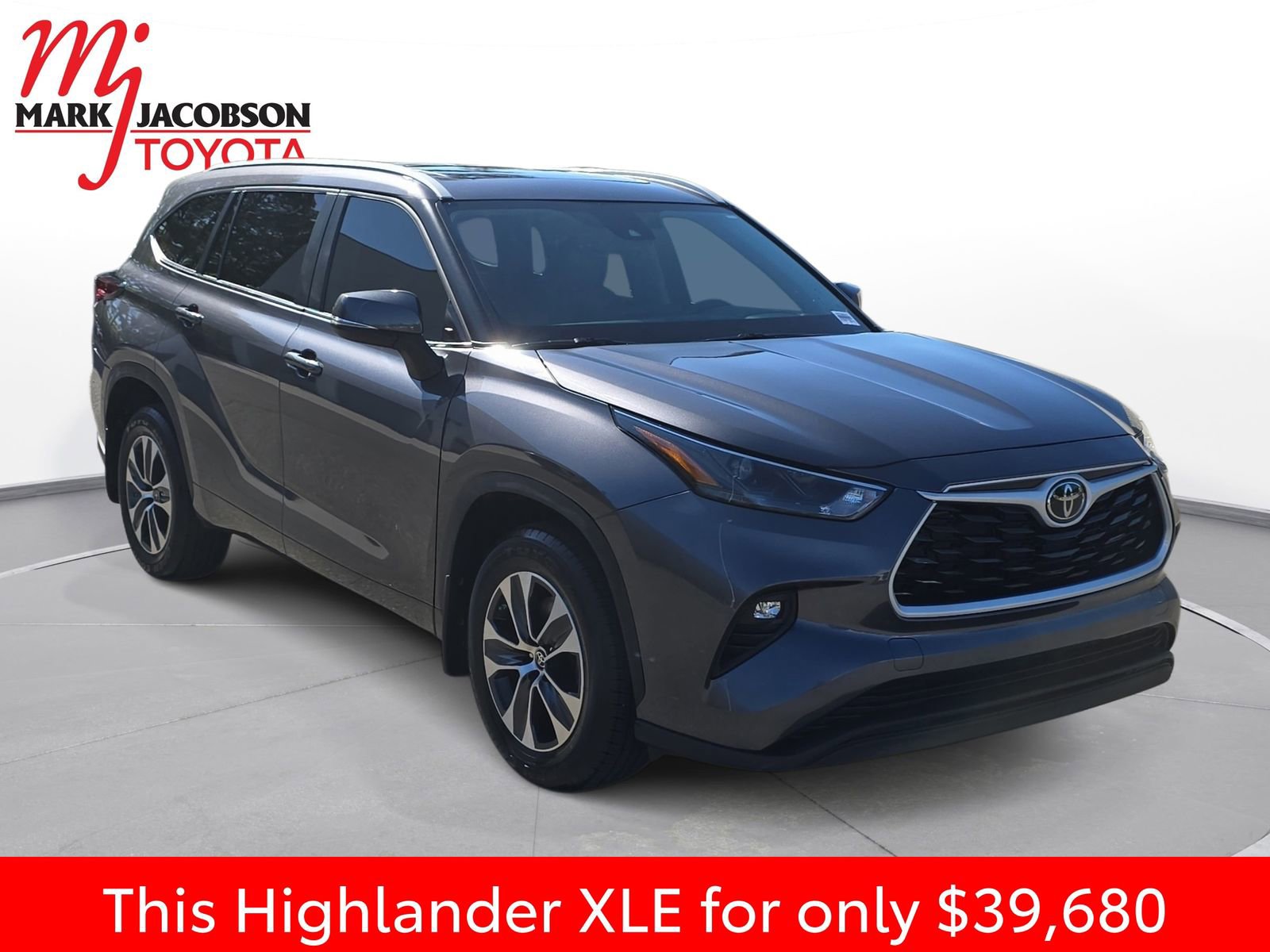 Used 2024 Toyota Highlander XLE image 5