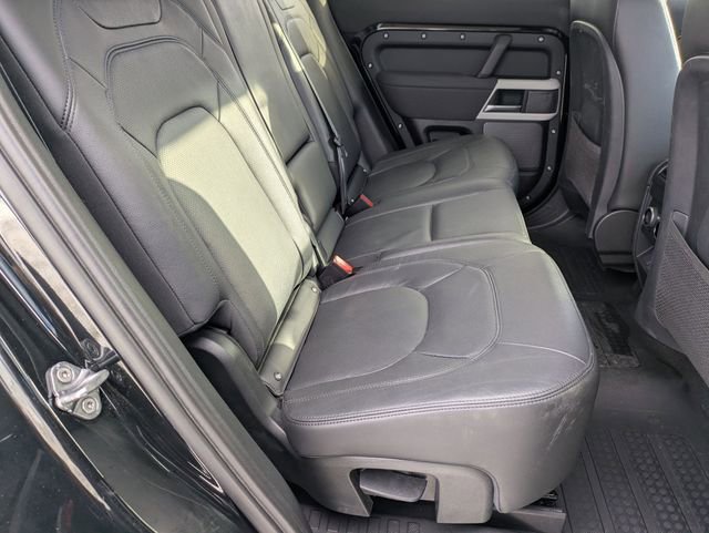 Used 2023 Land Rover Defender 110 SE image 17