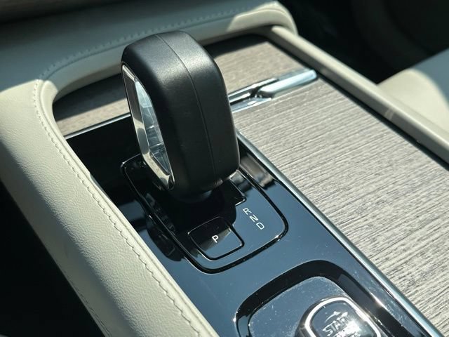 Certified 2024 Volvo XC90 B6 Plus w/ Protection Package Premier AWD/4WD image 21