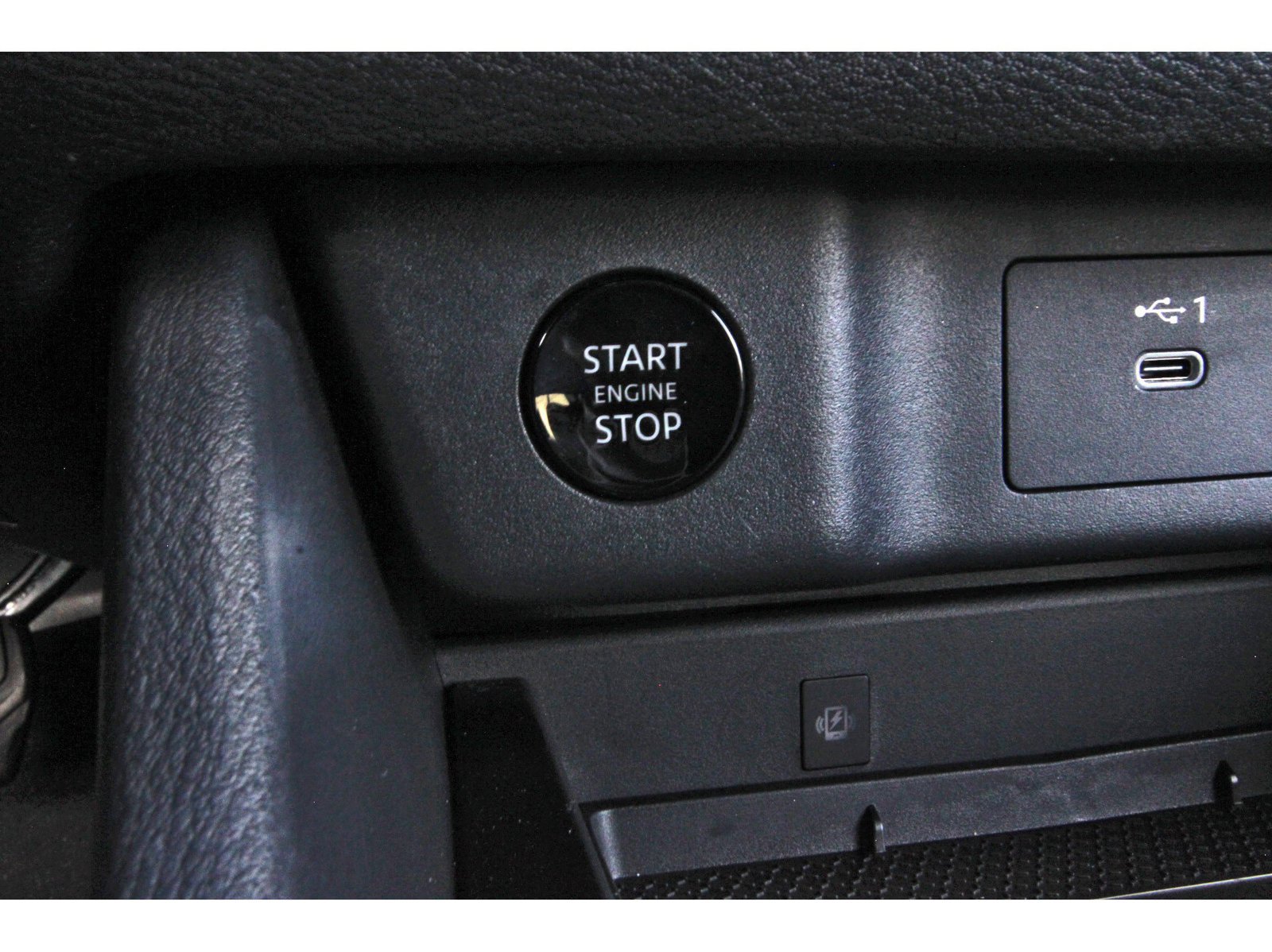 Certified 2025 Nissan Rogue SL w/ SL Premium Package FWD image 30
