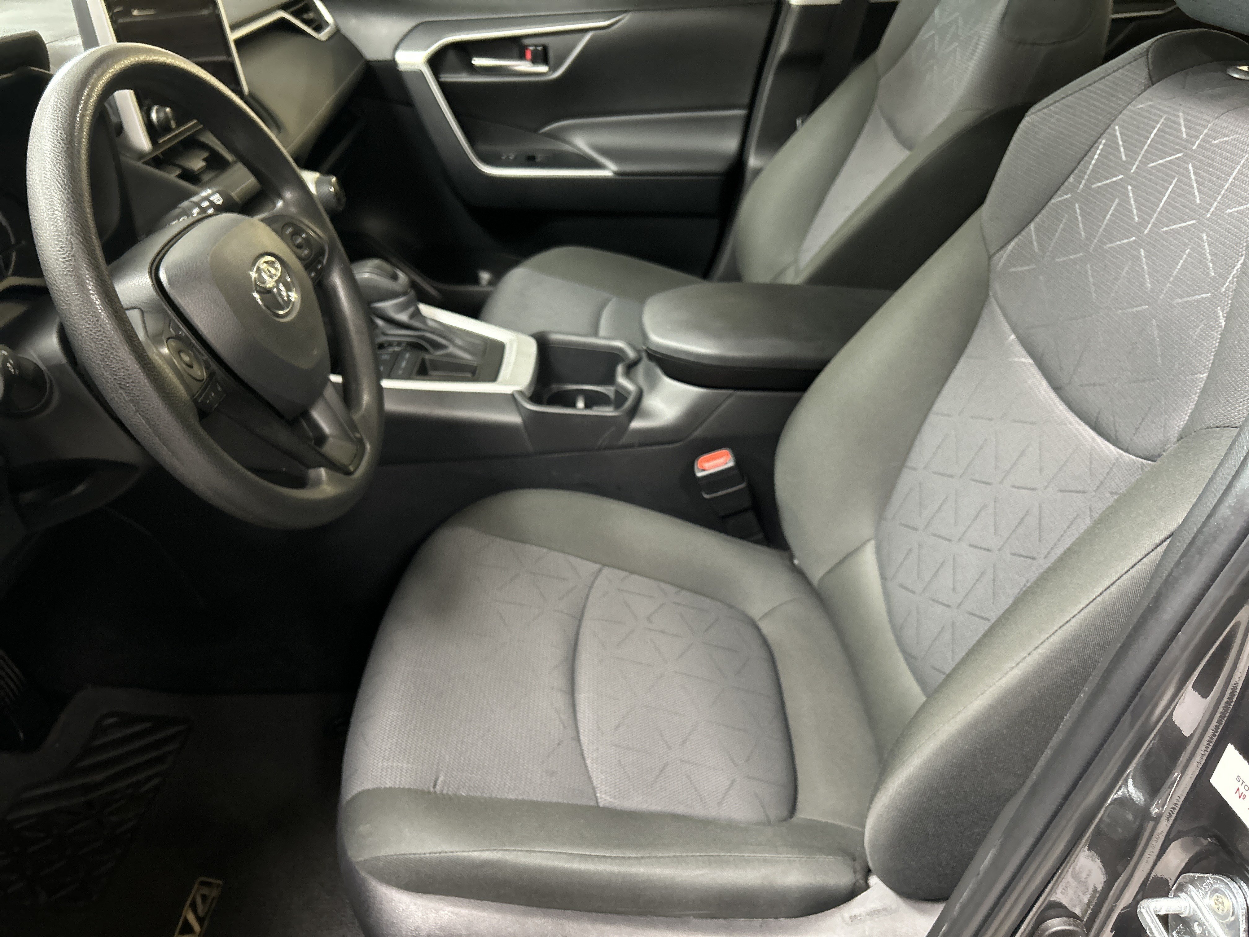 Certified 2025 Toyota RAV4 XLE w/ Convenience Package FWD image 16