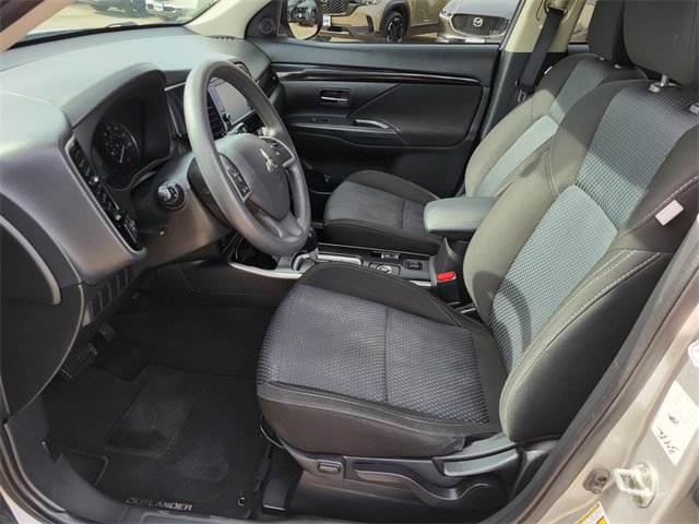 Used 2020 Mitsubishi Outlander ES image 19
