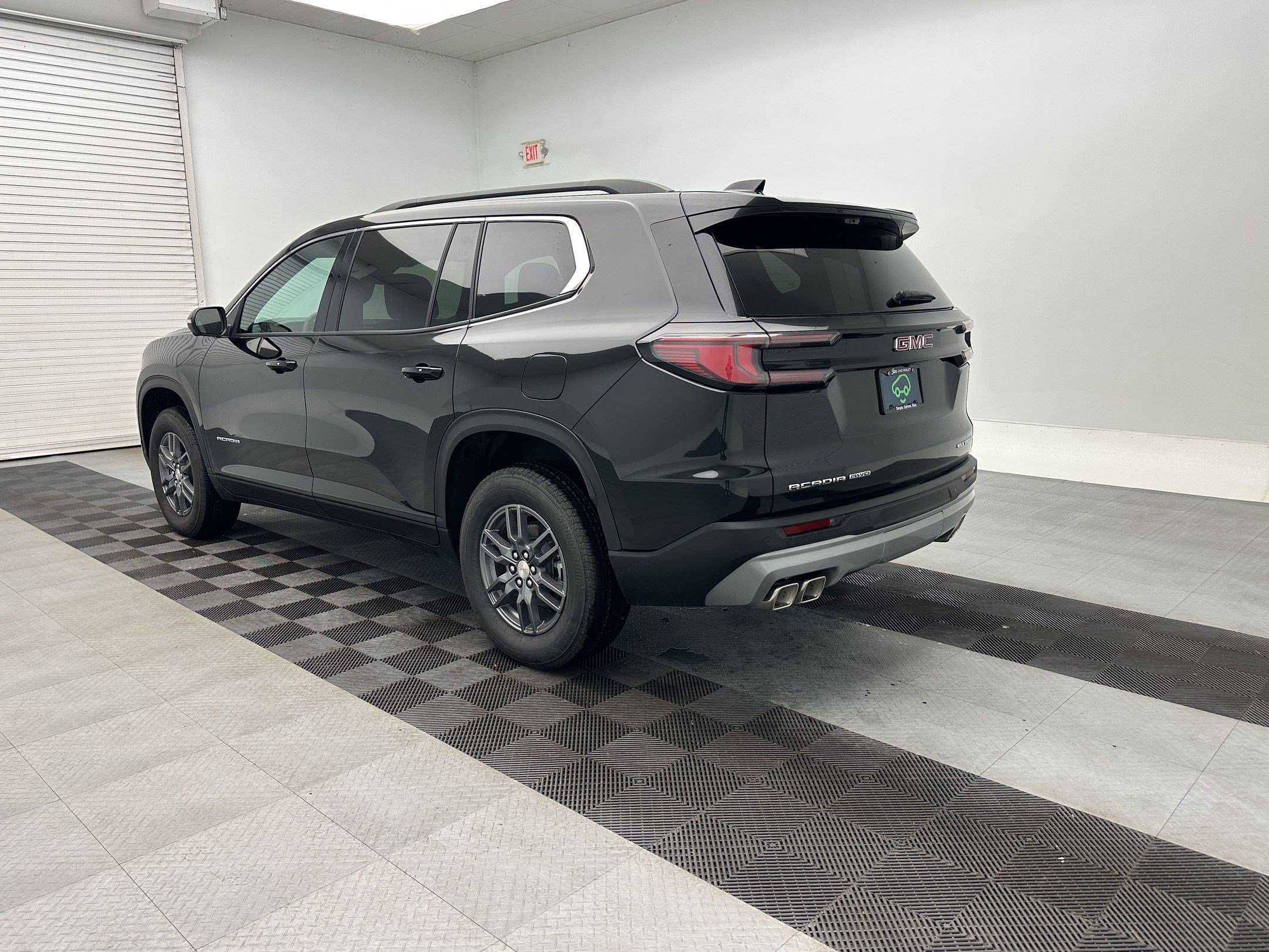 Certified 2026 GMC Acadia Elevation AWD/4WD image 3