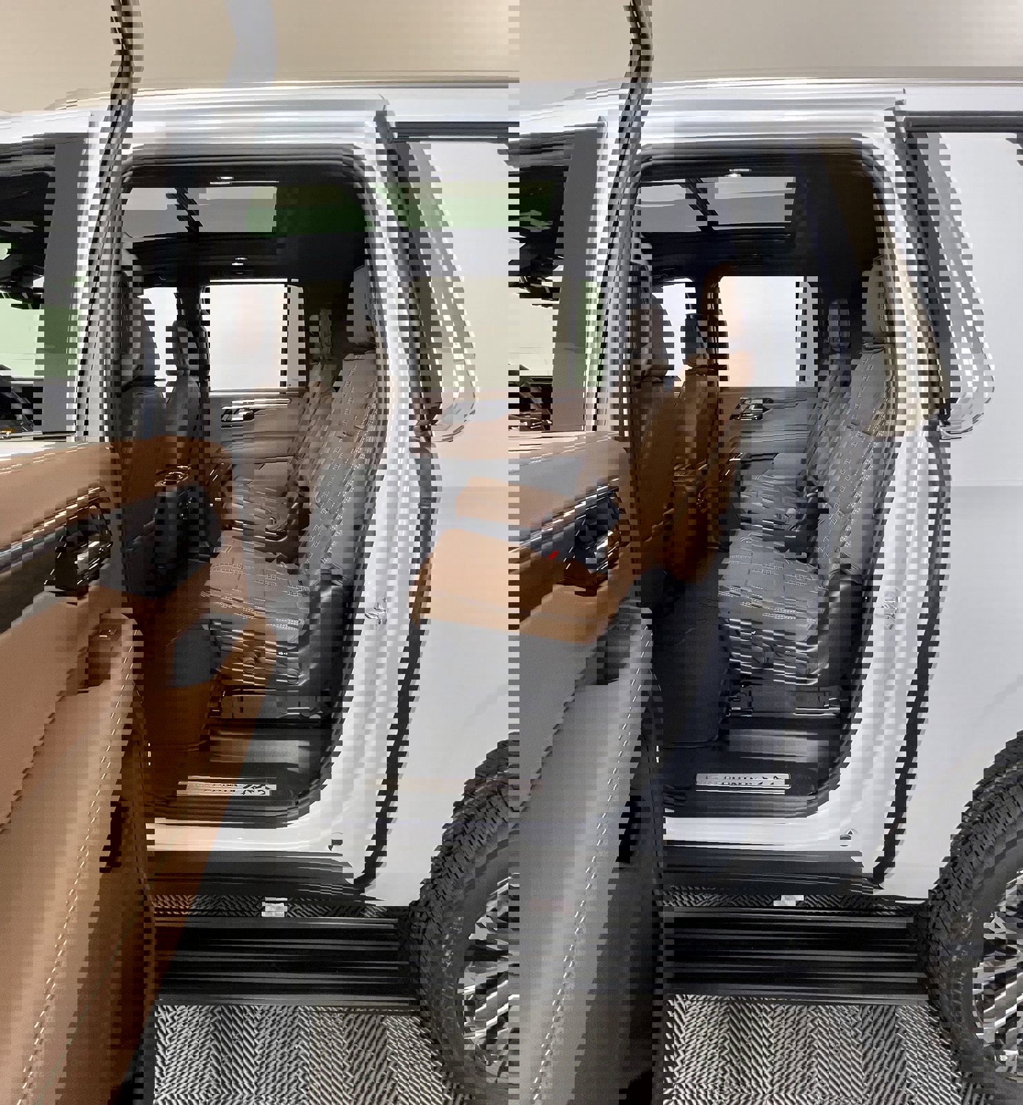 New 2026 Chevrolet Suburban High Country image 9
