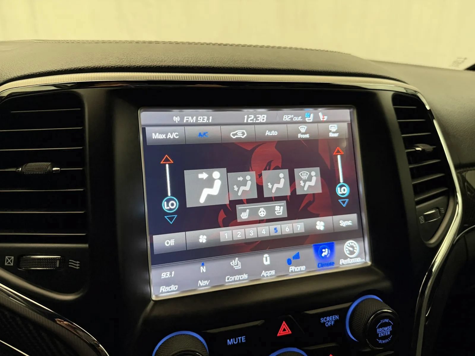Used 2018 Jeep Grand Cherokee SRT AWD/4WD image 31