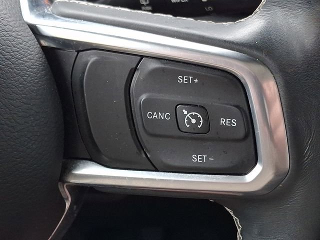 Used 2018 Jeep Wrangler Unlimited Sahara image 23