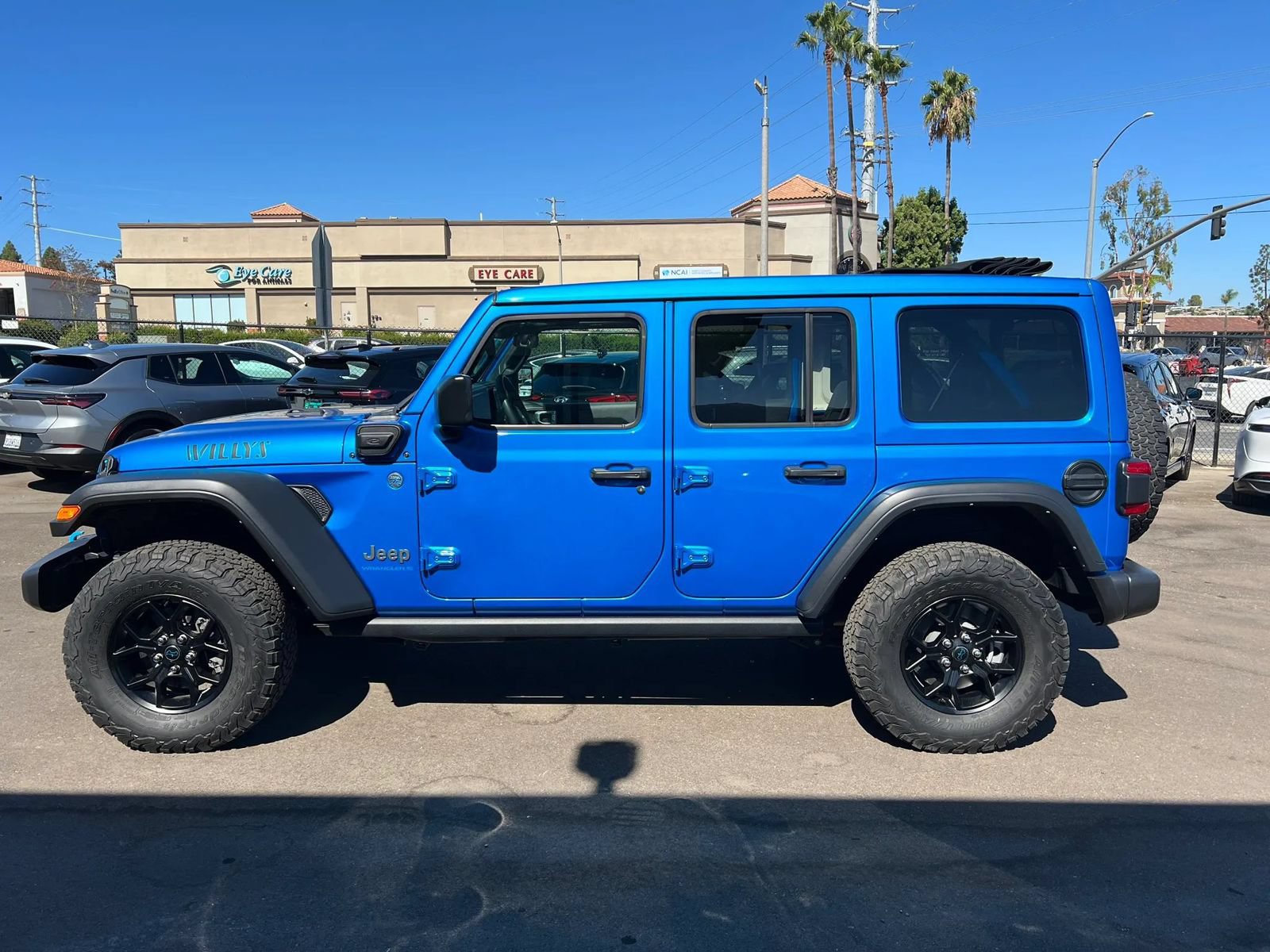 Used 2024 Jeep Wrangler Unlimited AWD/4WD image 9