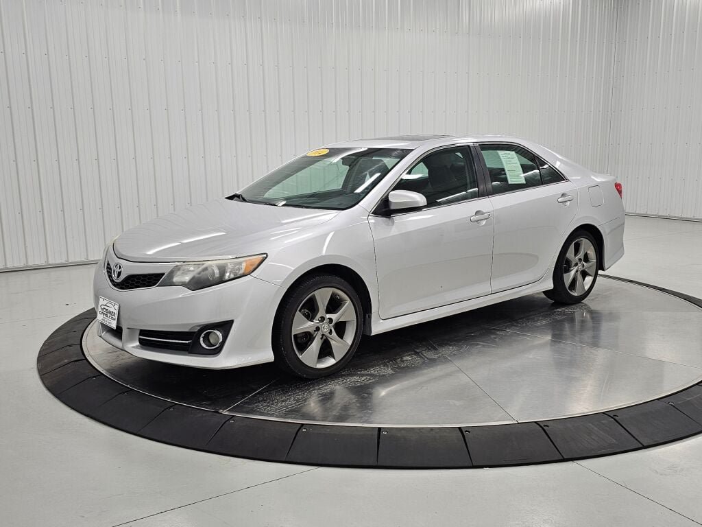 Used 2014 Toyota Camry SE