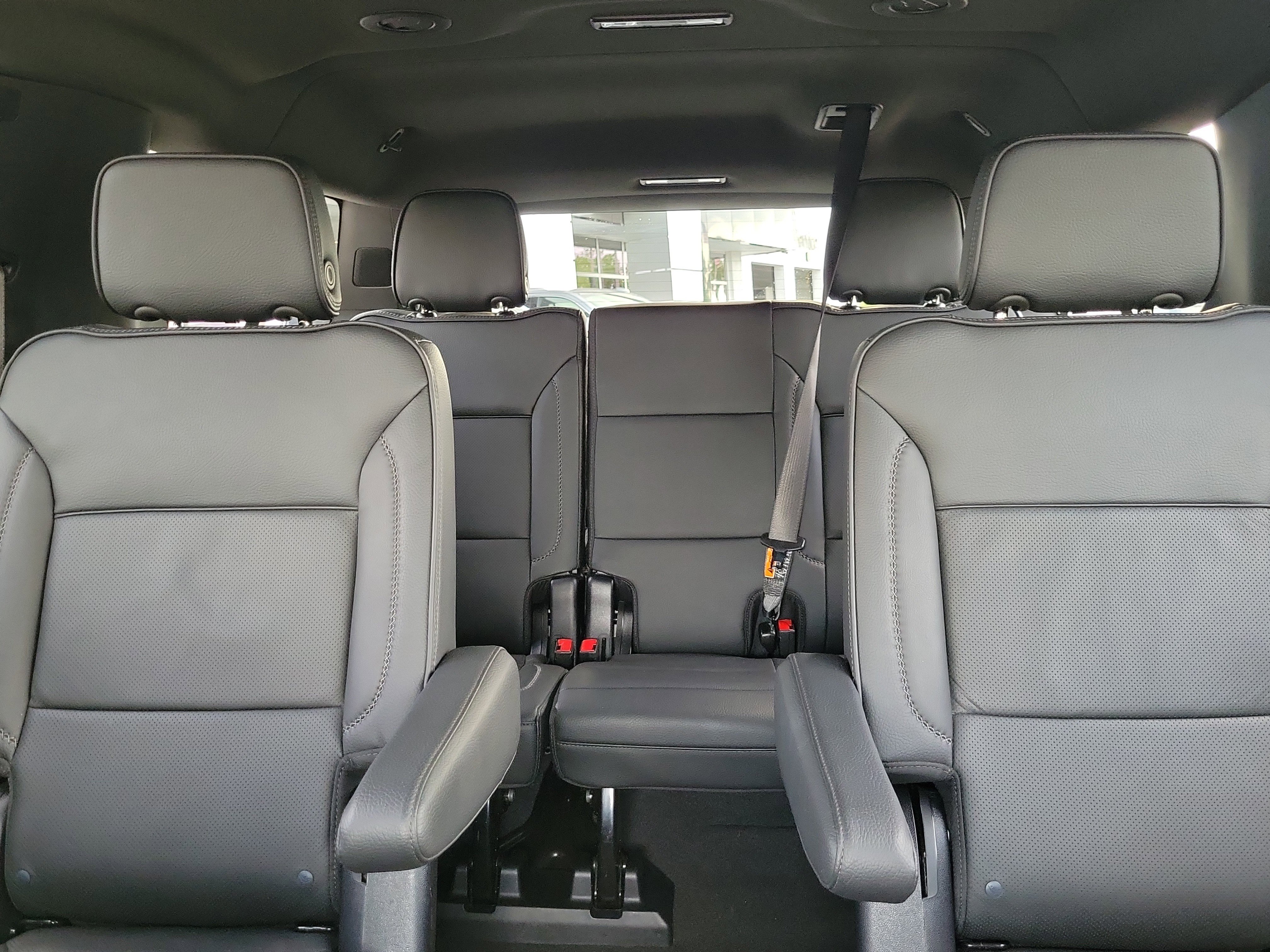 Used 2025 GMC Yukon XL Denali AWD/4WD image 16