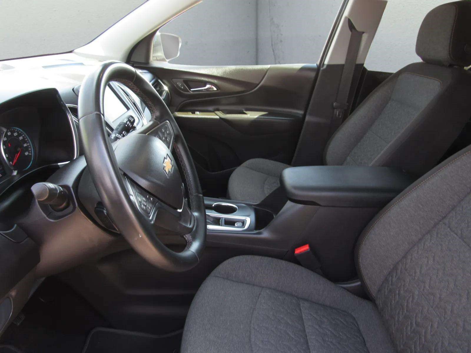 Used 2025 Chevrolet Traverse LT FWD image 15