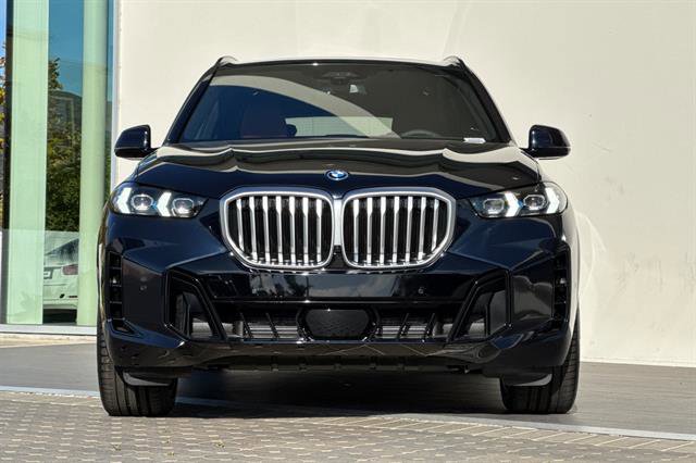 Used 2026 BMW X5 xDrive50e w/ Executive Package image 8