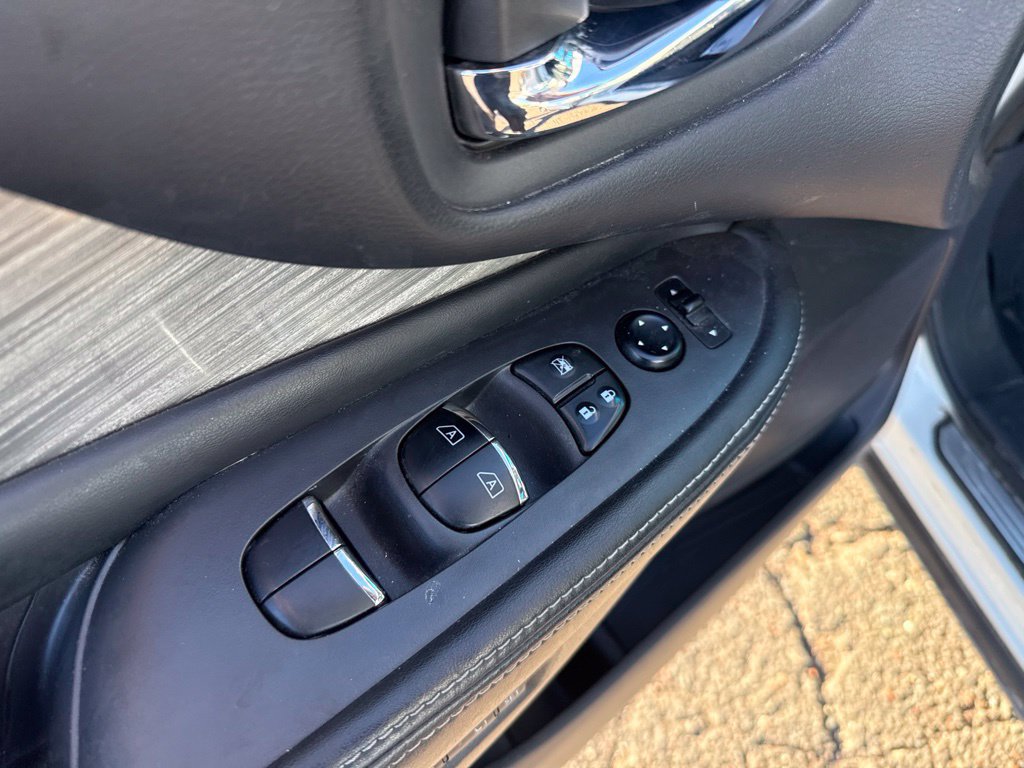 Used 2015 Nissan Murano Platinum w/ Platinum Technology Package AWD/4WD image 24