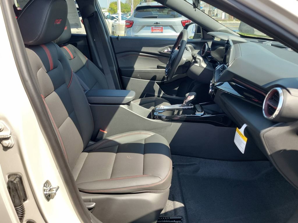 New 2026 Chevrolet Trax RS w/ Sunroof Package FWD image 17