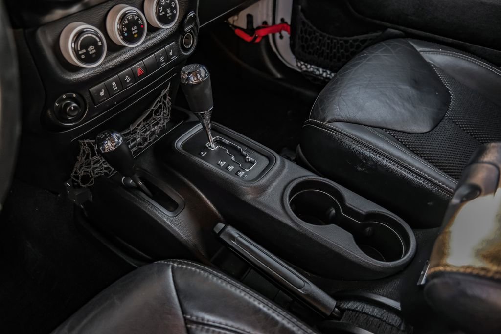 Used 2015 Jeep Wrangler Unlimited Sahara w/ Quick Order Package 24X image 20