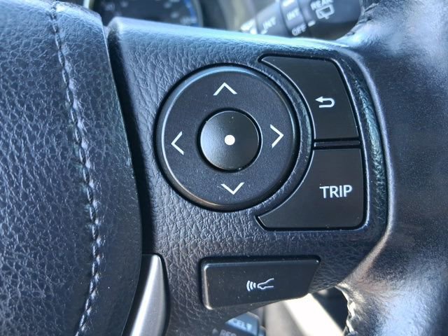 Used 2018 Toyota RAV4 XLE AWD/4WD image 18