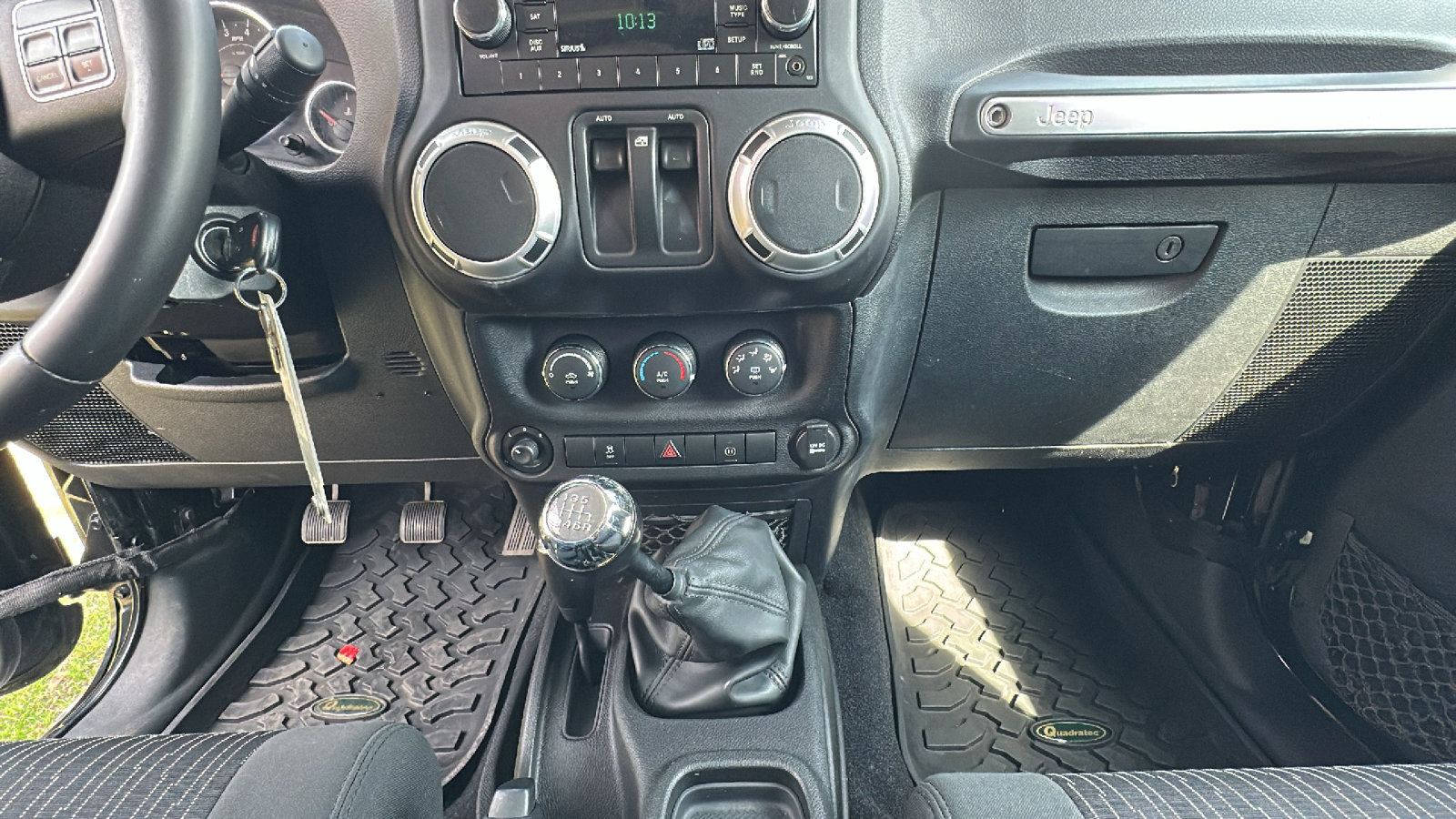 Used 2011 Jeep Wrangler Sahara image 20