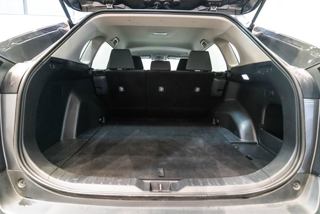 Used 2024 Toyota RAV4 XLE AWD/4WD image 32