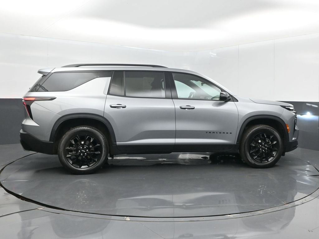 Used 2024 Chevrolet Traverse LT w/ Midnight/Sport Edition FWD image 25