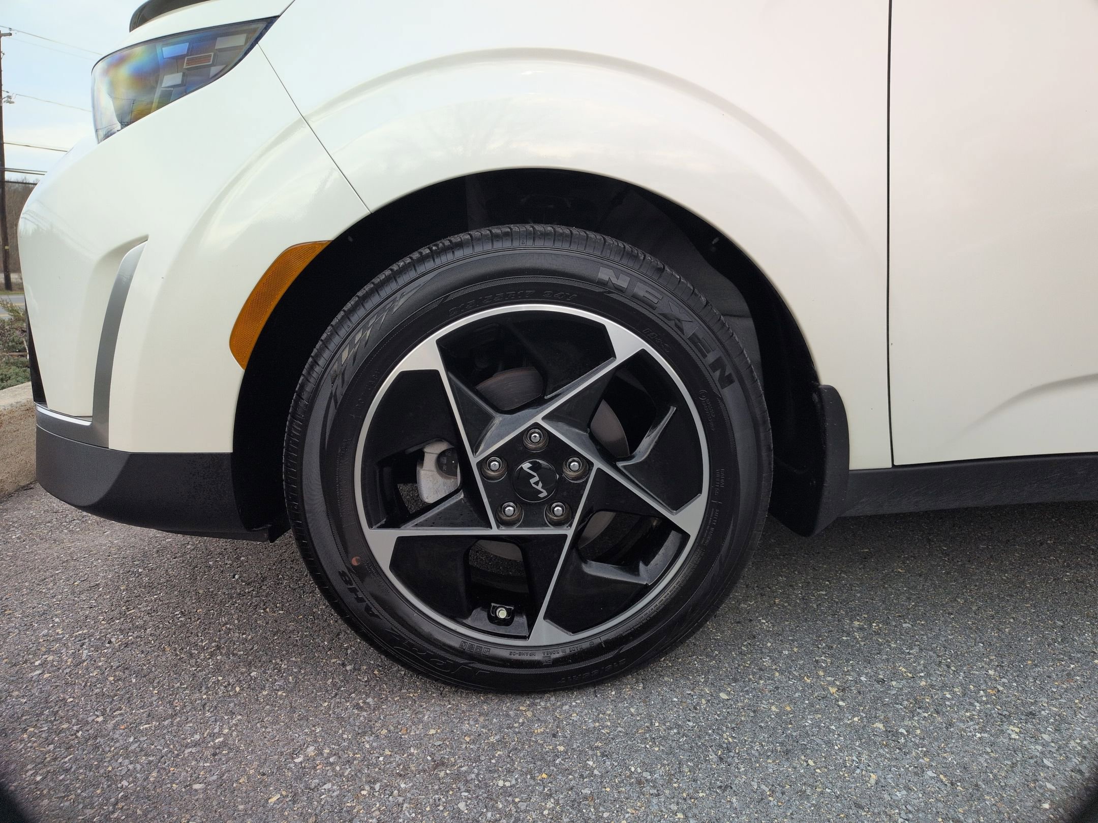 Used 2023 Kia Soul EX image 16