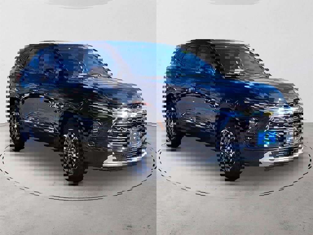 New 2025 Chevrolet Blazer LT image 3