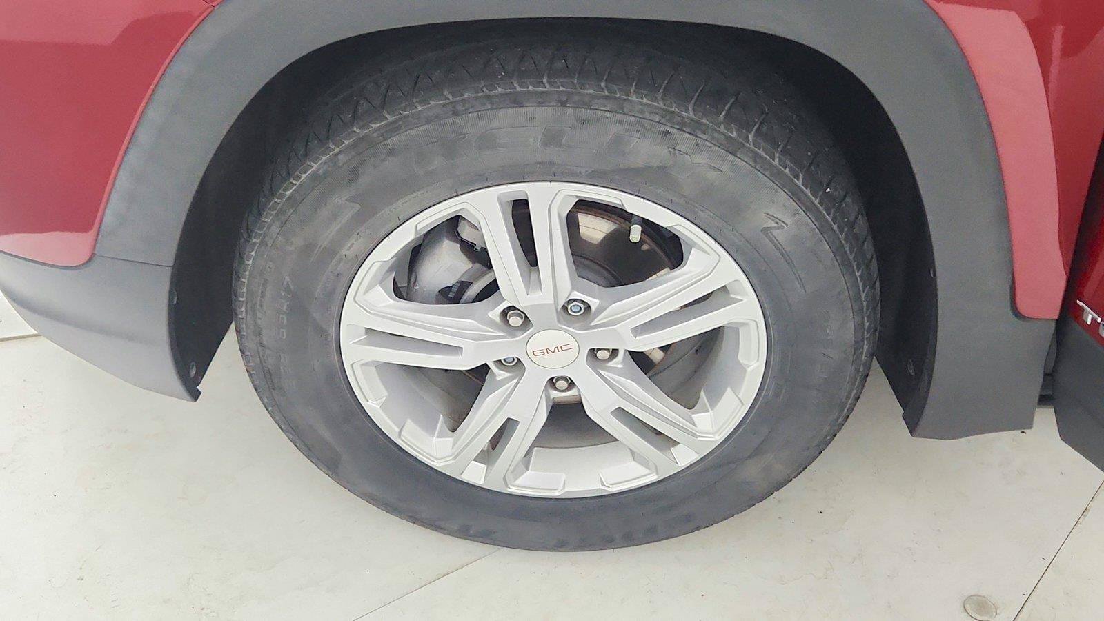 Used 2020 GMC Terrain SLE w/ Driver Convenience Package FWD image 30