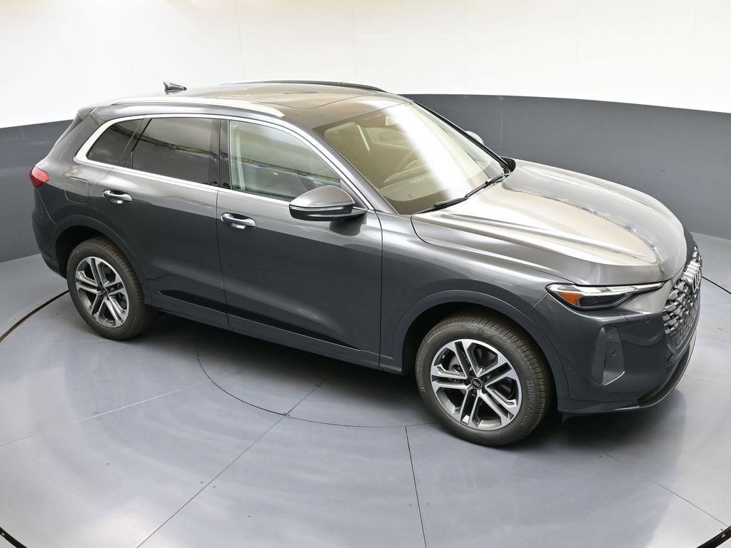 Used 2025 Audi Q5 Premium w/ Convenience Package image 47