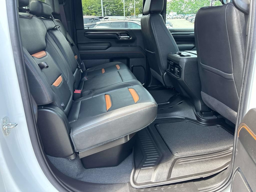 Used 2024 GMC Sierra 2500 AT4 w/ Technology Package AWD/4WD image 17