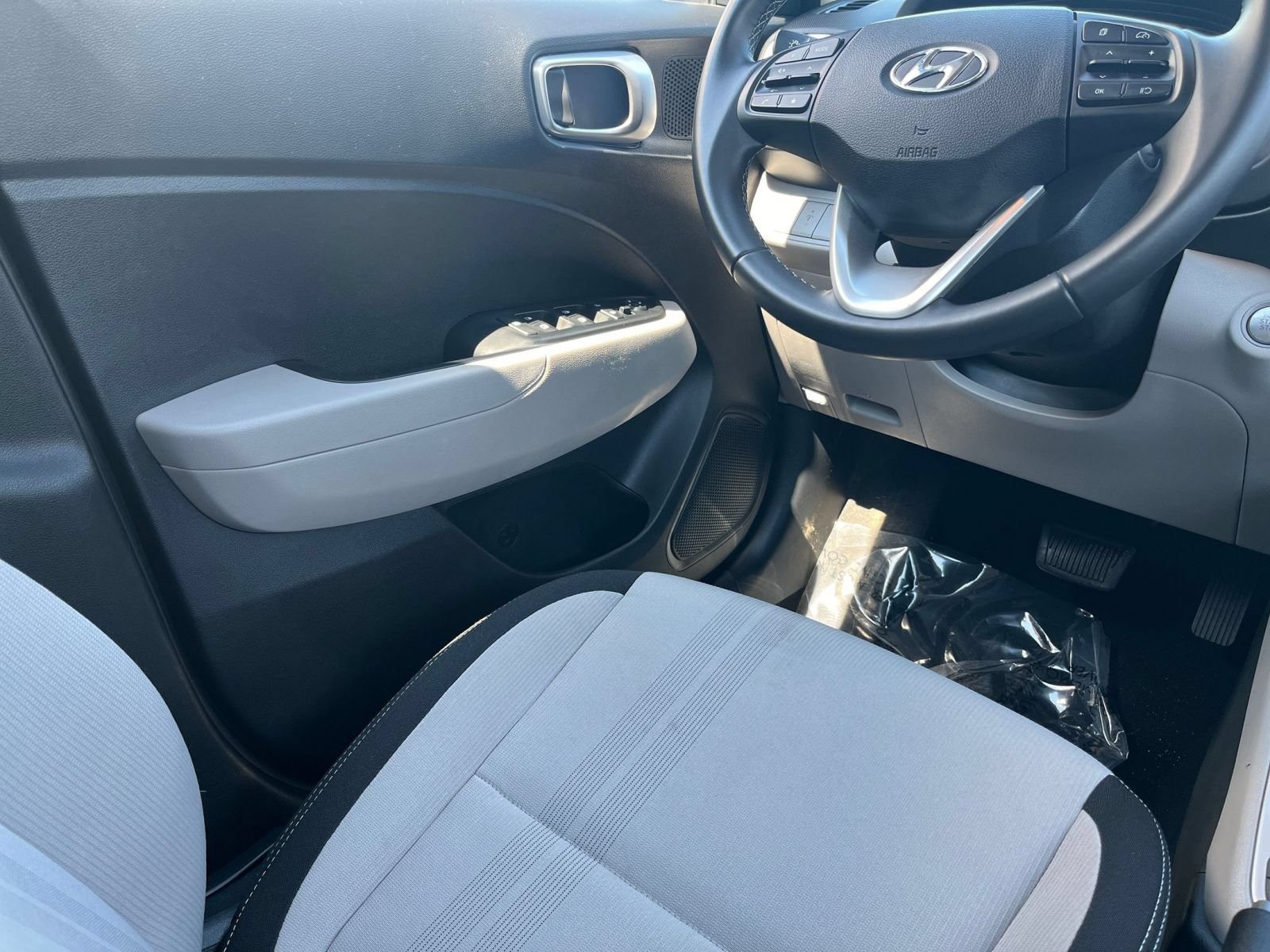 Used 2026 Hyundai Venue SEL FWD image 39