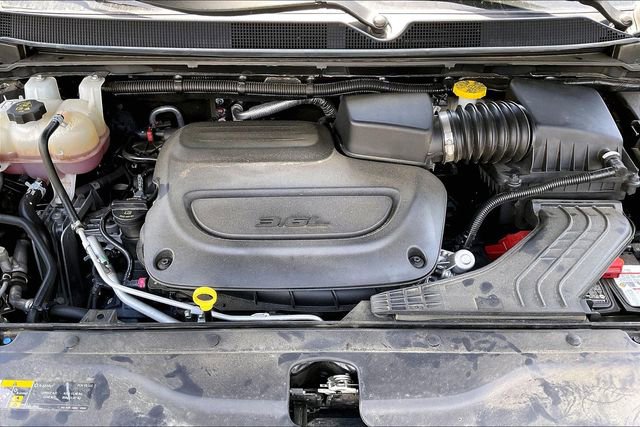 Used 2023 Chrysler Voyager LX FWD image 21