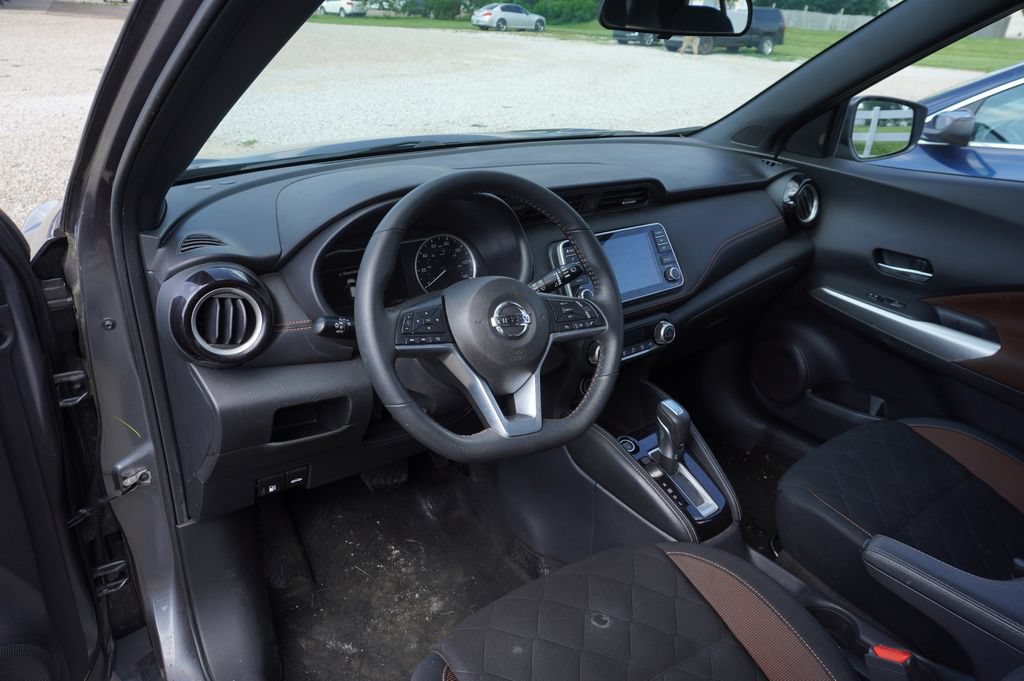 Used 2020 Nissan Kicks SR FWD image 3
