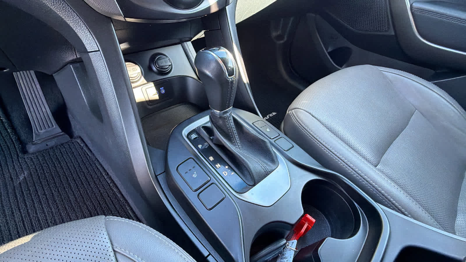 Used 2017 Hyundai Santa Fe Limited image 13