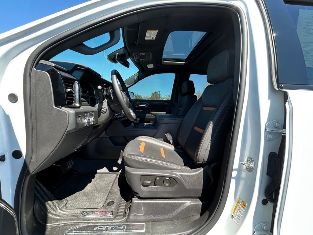 Used 2024 GMC Sierra 1500 AT4 w/ AT4 Preferred Package image 2