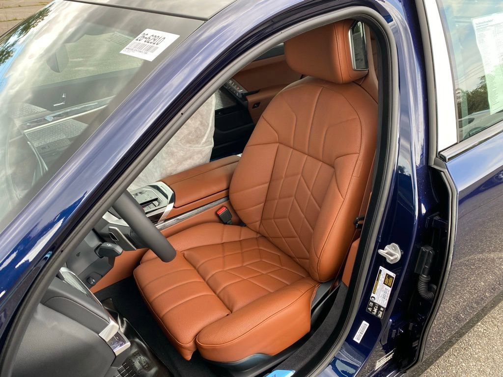 New 2026 BMW 760i xDrive w/ Executive Package image 13