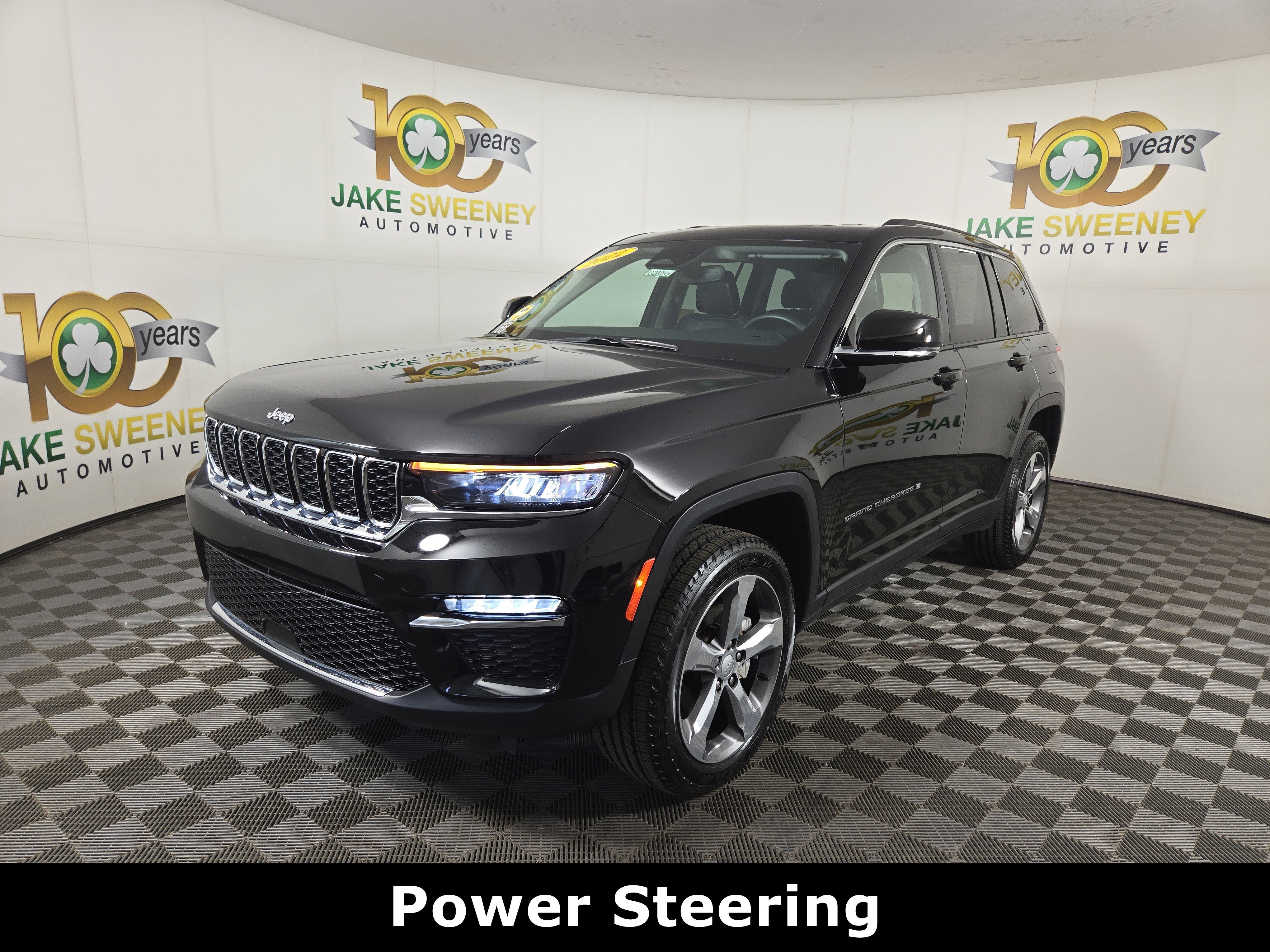 Used 2022 Jeep Grand Cherokee Limited AWD/4WD image 3