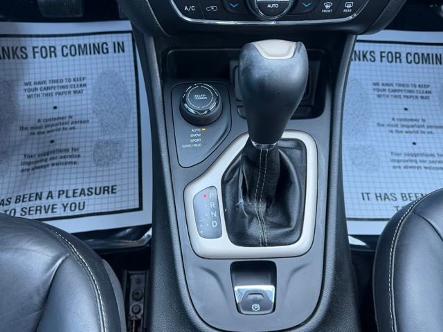 Used 2015 Jeep Cherokee Limited w/ Technology Group image 29