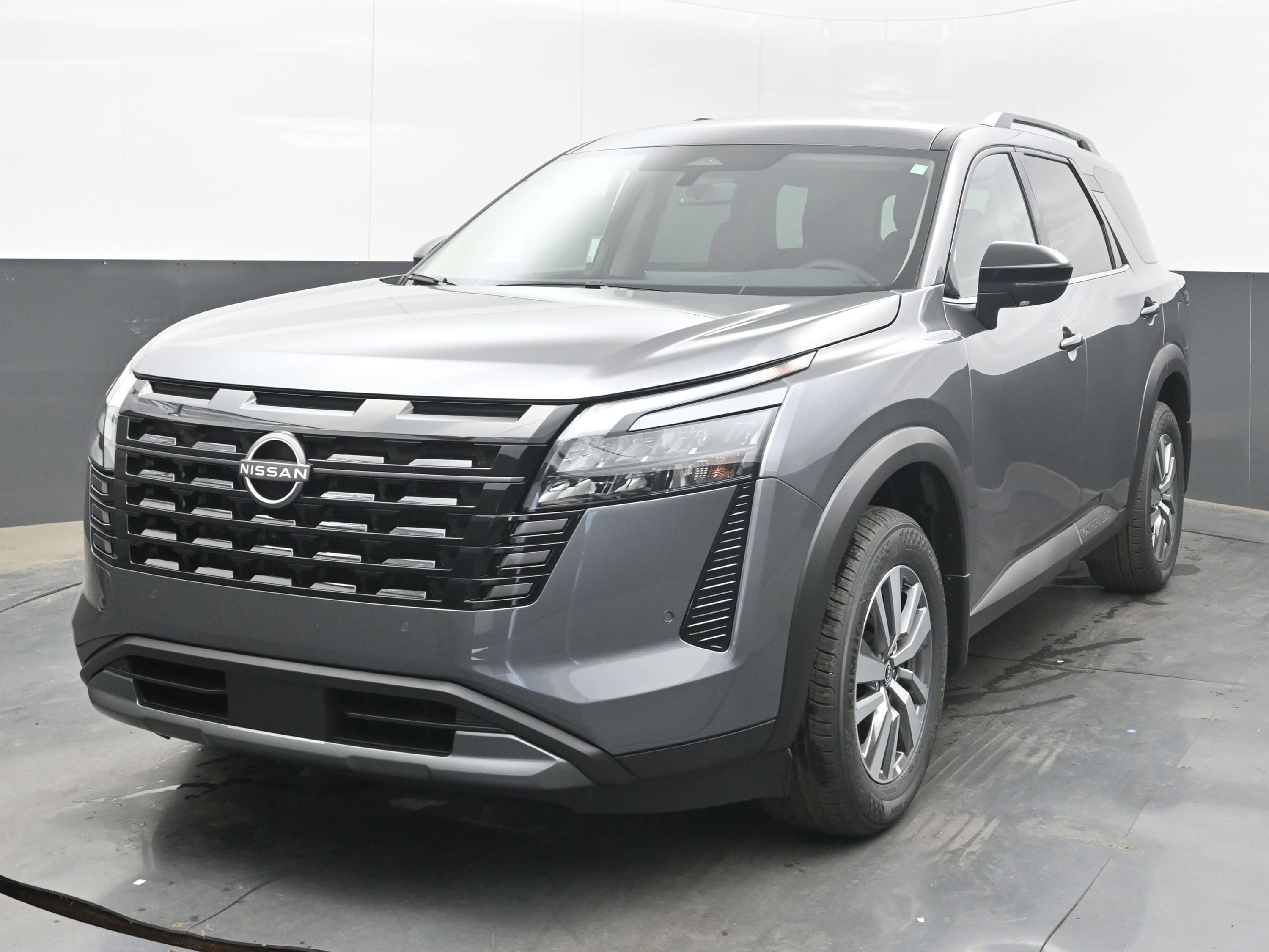 New 2026 Nissan Pathfinder SL FWD image 3
