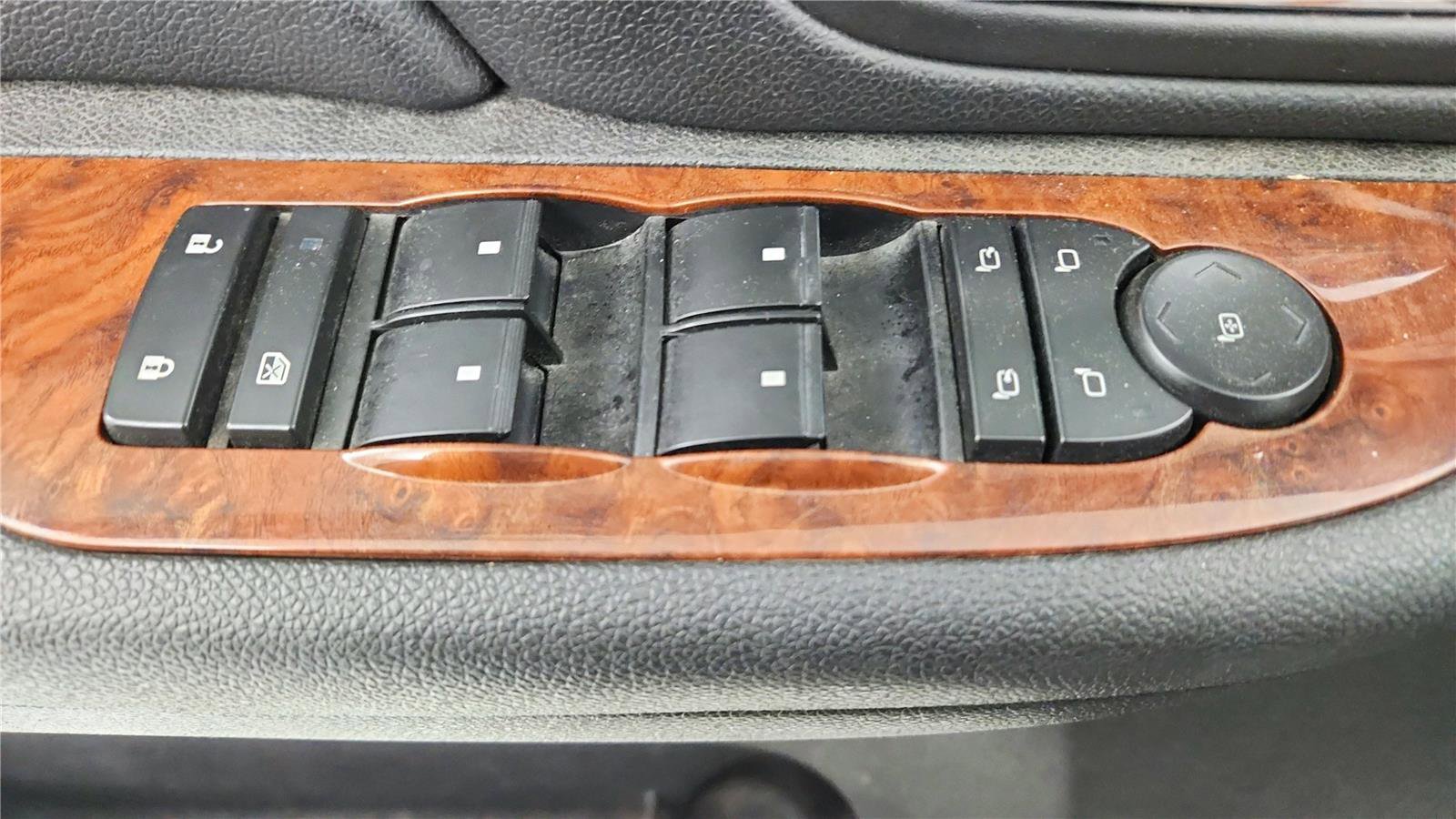 Used 2008 Chevrolet Tahoe LTZ w/ LTZ Preferred Equipment Group image 12