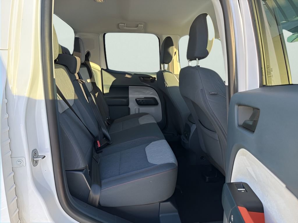 Used 2022 Ford Maverick XLT image 11