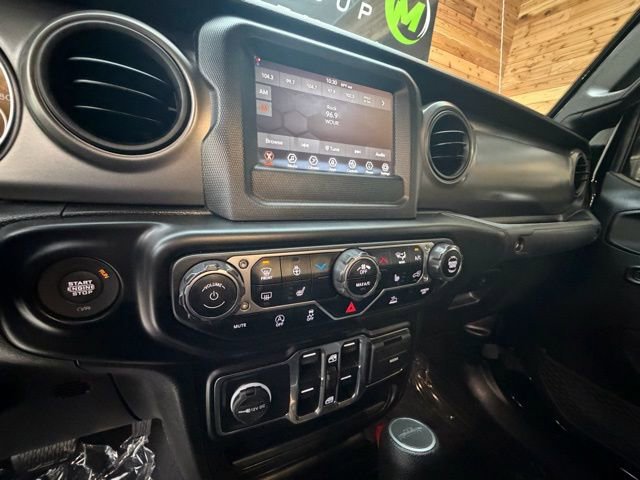 Used 2022 Jeep Gladiator Willys image 18
