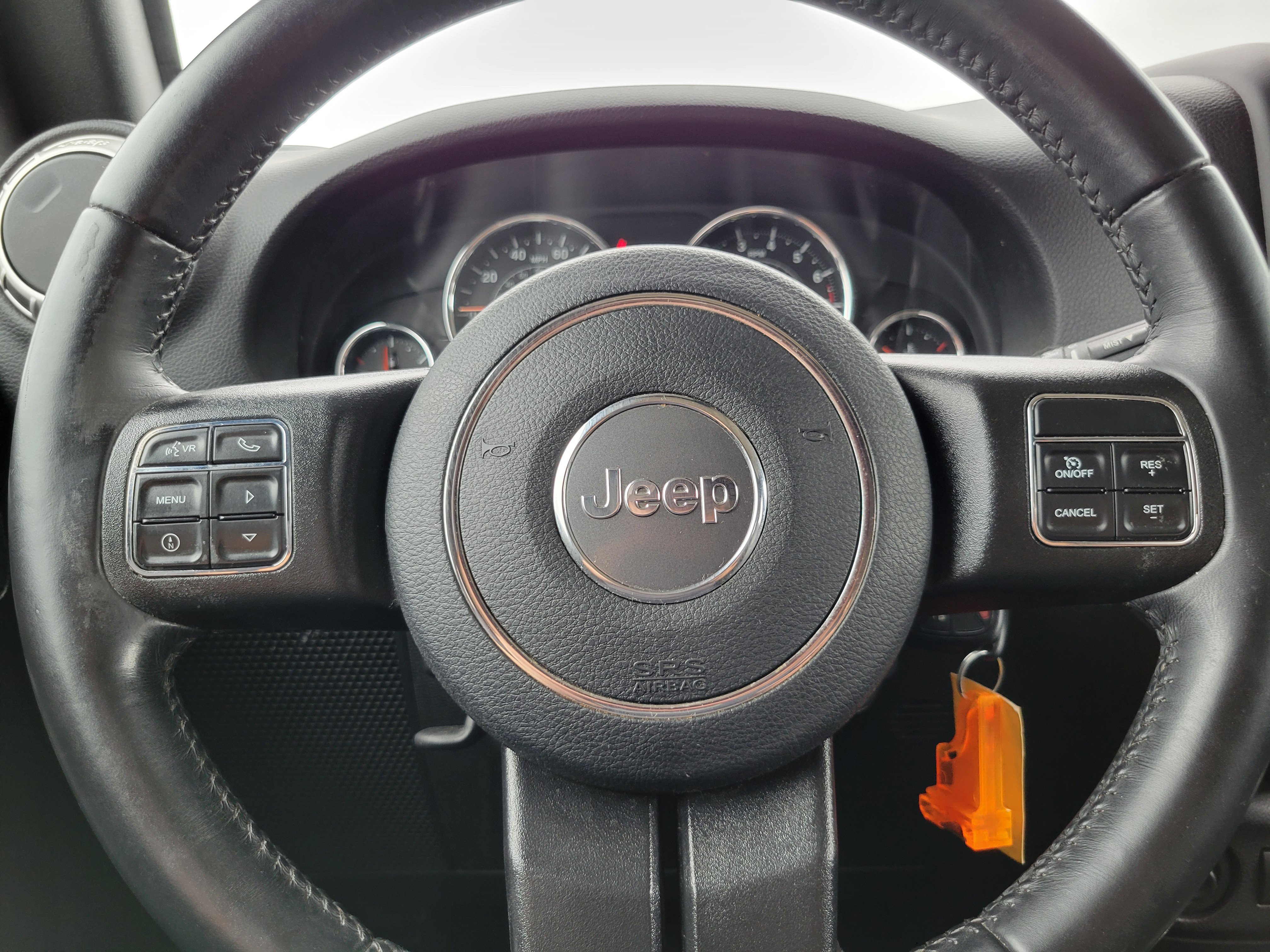 Used 2018 Jeep Wrangler Sahara w/ Connectivity Group AWD/4WD image 8
