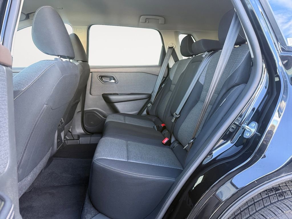 Used 2023 Nissan Rogue SV image 13