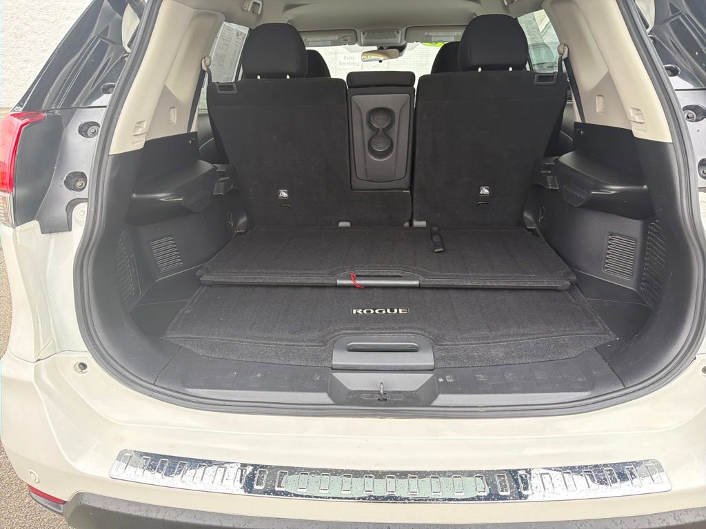 Used 2019 Nissan Rogue SV image 24
