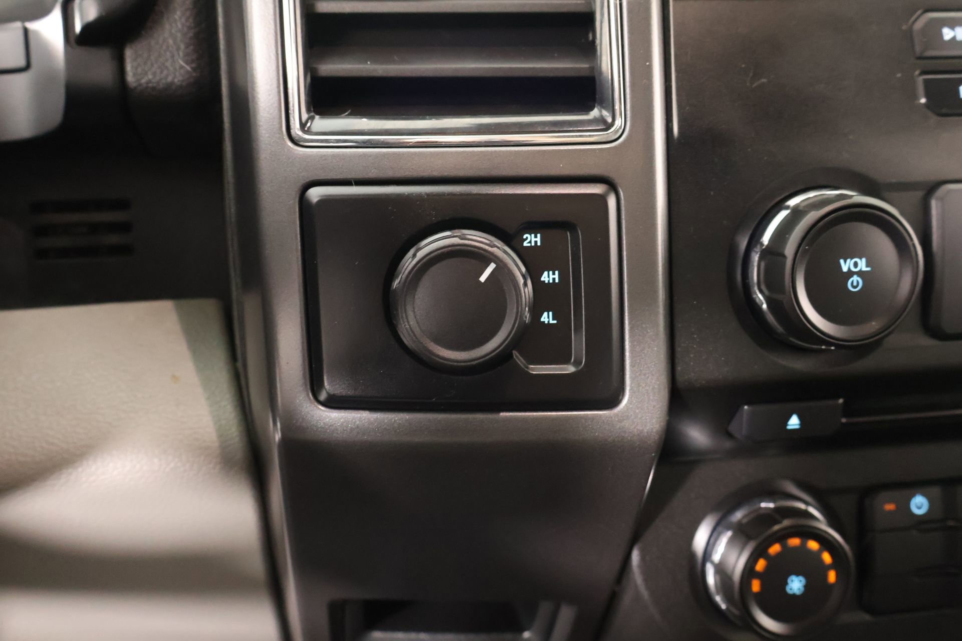 Used 2018 Ford F150 XLT image 7